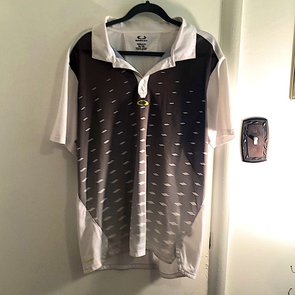 ♦️SOLD♦️SOLD♦️SOLD♦️Oakley Nice collared Shirt XL